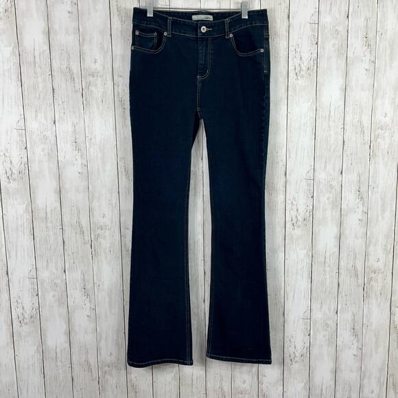 Chico's Platinum Dark Wash Bootcut Pocket Design Stretchy Comfy Cotton Jeans - Picture 1 of 10